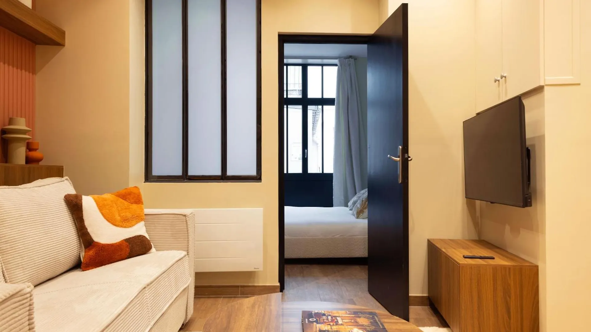 Cmg - Sacre Coeur Rochechouart Apartamento Paris França